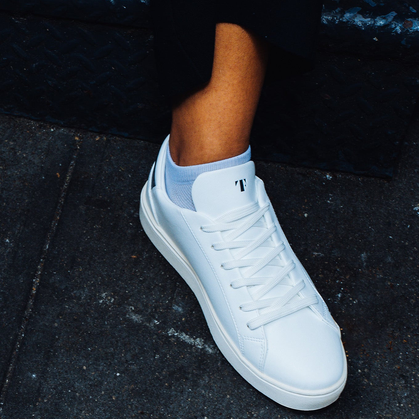 Women's Lace Up in White-Black | Sustainable & Vegan - Thousand Fell