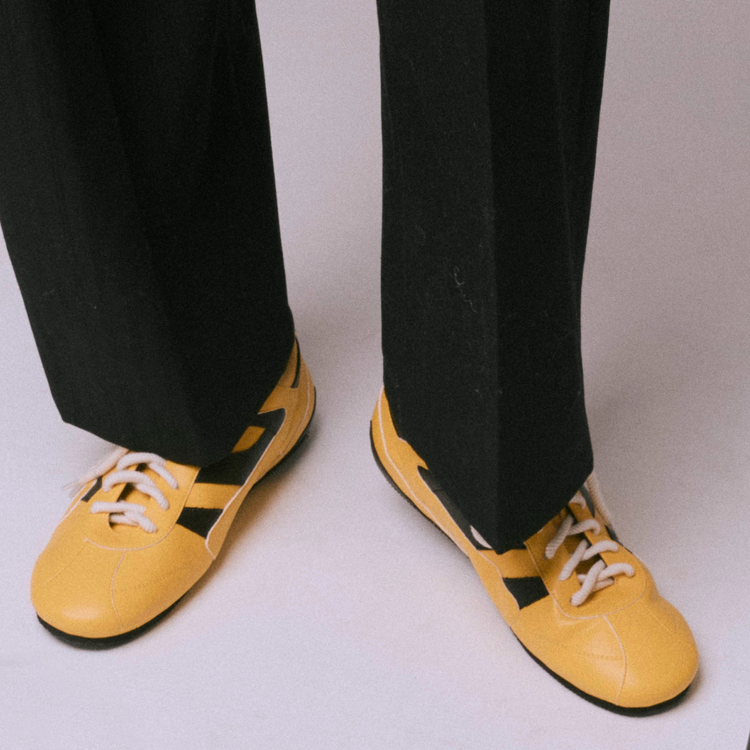 Women's Driver in Yellow-Black | Stain-Proof & Sustainable